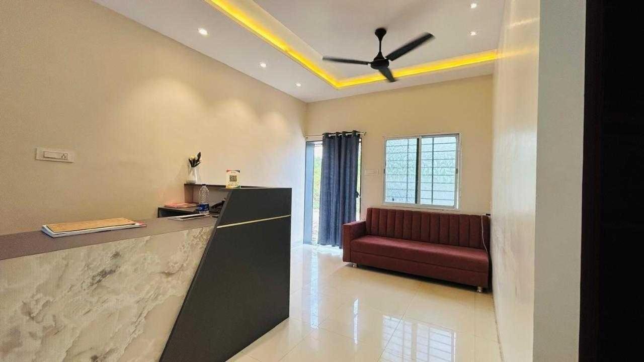 Oyo Hotel Elite Chandrapur Buitenkant foto