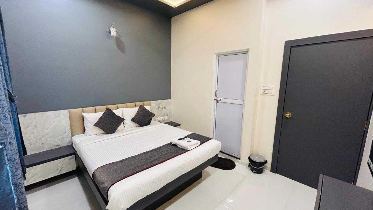 Oyo Hotel Elite Chandrapur Buitenkant foto