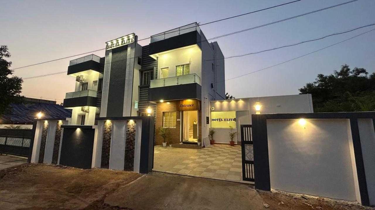 Oyo Hotel Elite Chandrapur Buitenkant foto